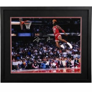 Michael Jordan Chicago Bulls Signed Framed 16x20 Photo Upper Deck UDA Authentic
